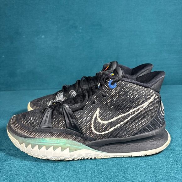 Athletic_Shoes